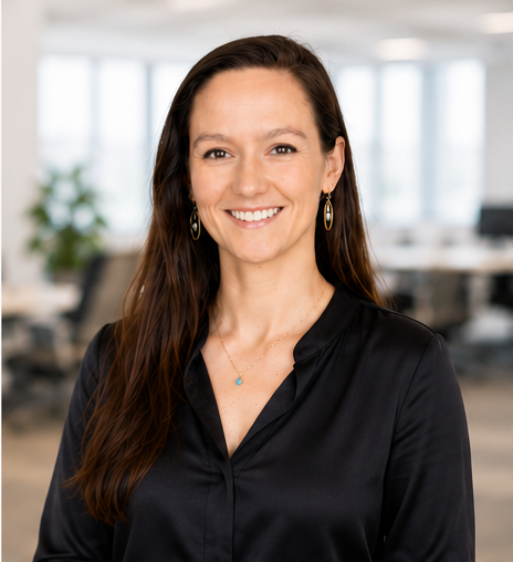 Portrait of Arielle Rolland, founder of Arielle Rolland Advisory.